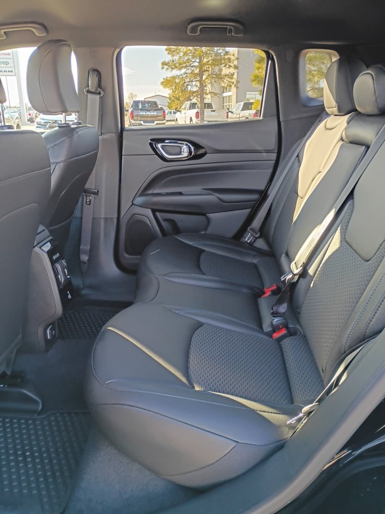 New 2026 Jeep Compass Latitude AWD/4WD image 8