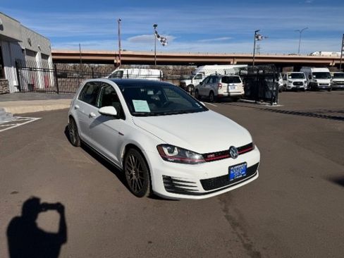 Used 2016 Volkswagen GTI SE image 20