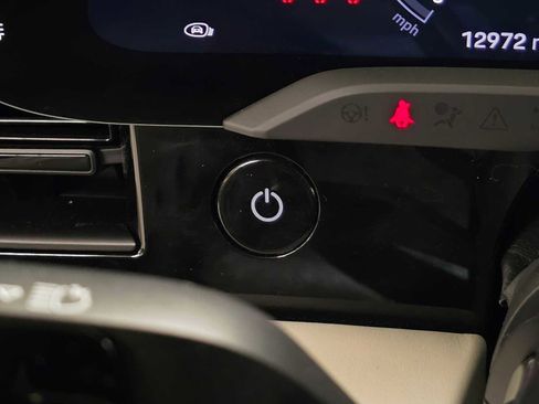 Used 2024 Porsche Taycan GTS image 38