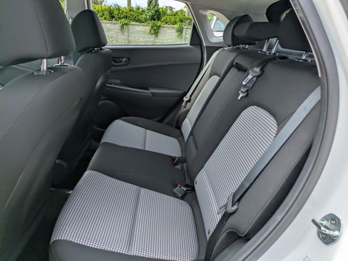 Certified 2022 Hyundai Kona SE FWD image 12