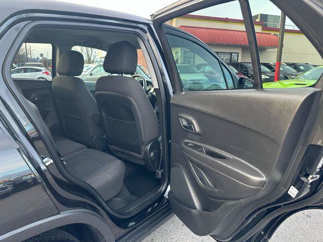 Used 2020 Chevrolet Trax LS w/ Tint and Cruise Package FWD image 17