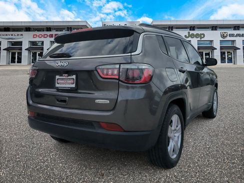 Used 2022 Jeep Compass Latitude image 8