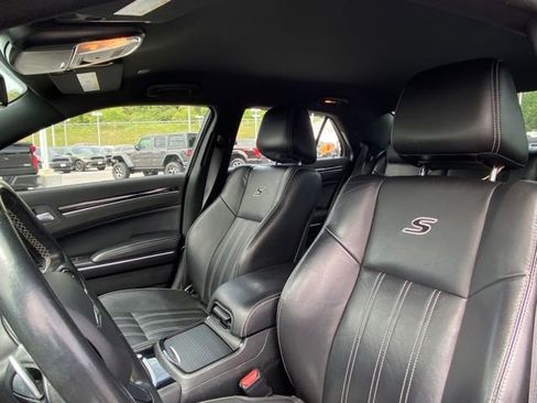 Used 2019 Chrysler 300 S RWD image 13