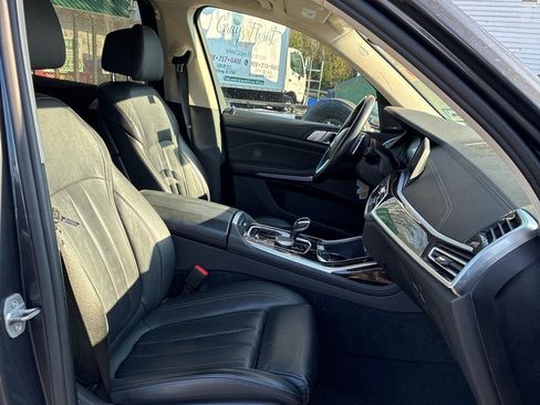 Used 2020 BMW X7 xDrive40i w/ Premium Package image 11