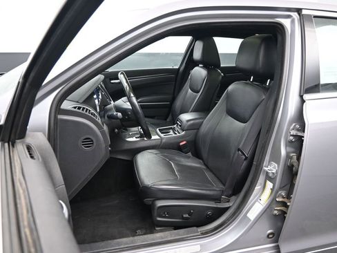 Used 2014 Chrysler 300 C w/ Light Group image 22