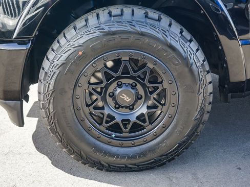 Used 2019 RAM 1500 Laramie RWD image 9