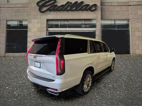 Used 2023 Cadillac Escalade ESV Premium Luxury AWD/4WD image 5