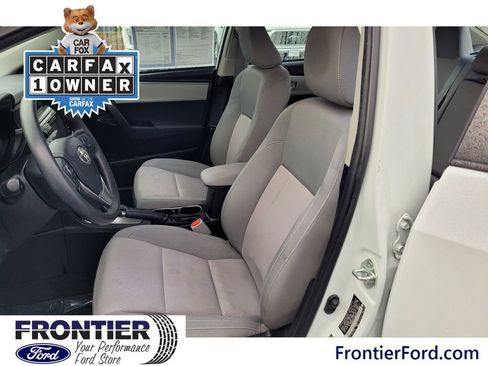 Used 2015 Toyota Corolla LE image 11