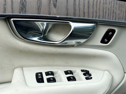 Used 2021 Volvo XC90 T6 Inscription w/ Protection Package Premier image 19