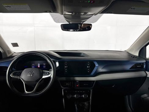 Used 2024 Volkswagen Taos SE image 12