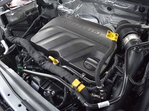 New 2026 Chevrolet Trax RS image 32