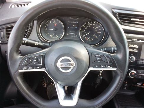 Used 2018 Nissan Rogue Sport S image 8