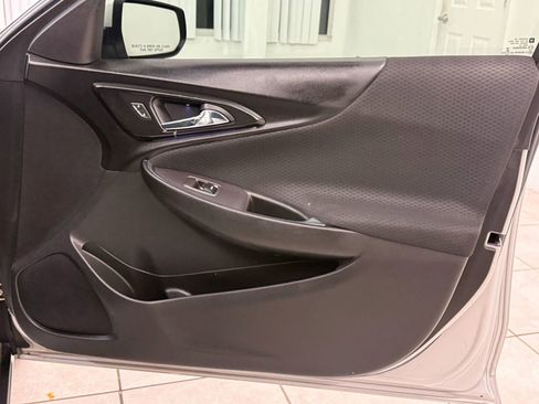 Used 2018 Chevrolet Malibu LT image 22