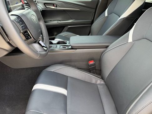 Used 2026 Toyota Camry SE w/ Convenience Package FWD image 9