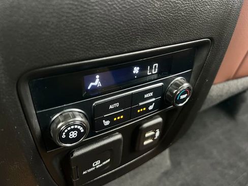 Used 2021 Buick Enclave Avenir w/ Avenir Technology Package image 21