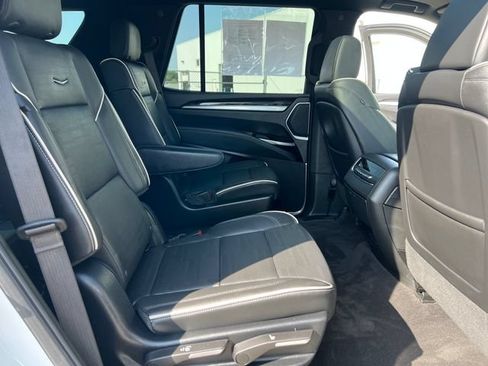 Certified 2025 Cadillac Escalade Premium Luxury AWD/4WD image 20
