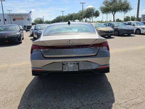 Used 2023 Hyundai Elantra SEL FWD image 7
