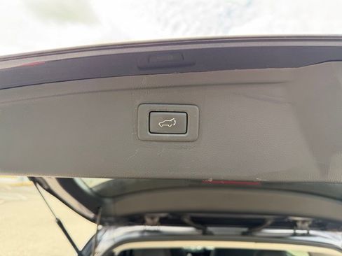 Used 2016 Subaru Outback 2.5i Limited w/ Popular Package #4 image 8