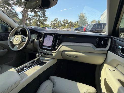 Used 2021 Volvo XC60 T5 Inscription w/ Advanced Package AWD/4WD image 13