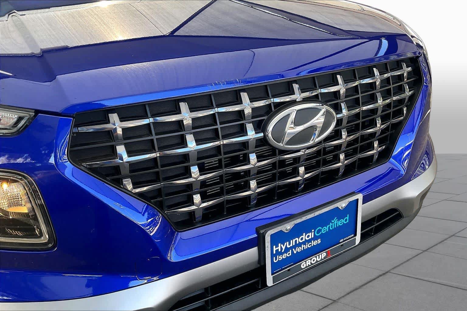 Certified 2025 Hyundai Venue SEL FWD image 30