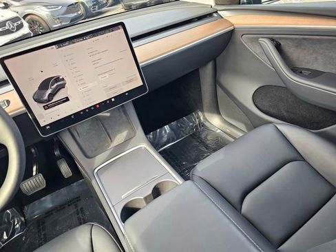 Used 2024 Tesla Model Y Long Range image 31