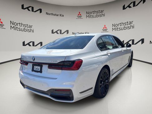 Used 2022 BMW 740i xDrive w/ M Sport Package AWD/4WD image 7