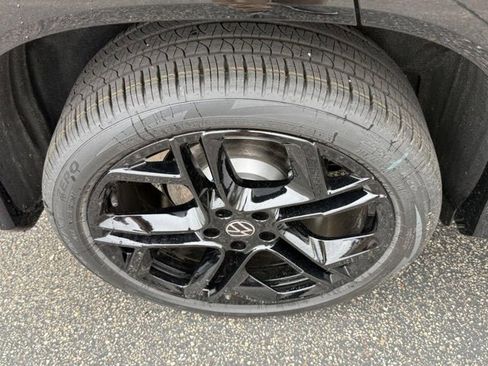 New 2026 Volkswagen Tiguan SE R-Line AWD/4WD image 4