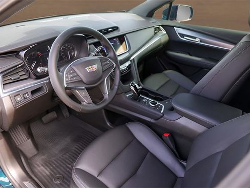 Used 2025 Cadillac XT5 Luxury image 10