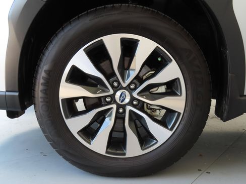 Used 2025 Subaru Outback Limited w/ Popular Package #2 image 30