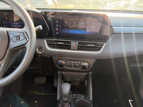 Used 2025 Chevrolet TrailBlazer LS w/ LS Convenience Package FWD image 21