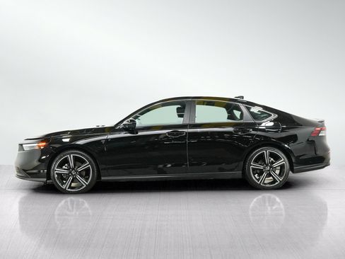 Used 2025 Honda Accord Sport image 2