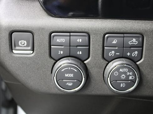 Used 2024 Chevrolet Silverado 3500 LTZ w/ LTZ Convenience Package AWD/4WD image 59