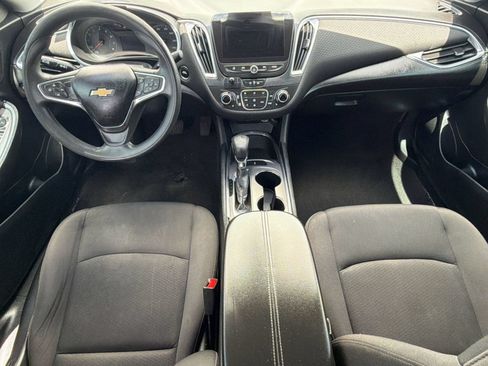 Used 2021 Chevrolet Malibu LT FWD image 14