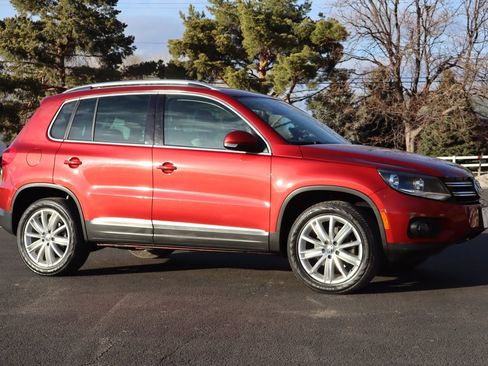 Used 2012 Volkswagen Tiguan S image 2