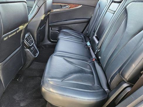 Used 2019 Lincoln Nautilus Select image 19