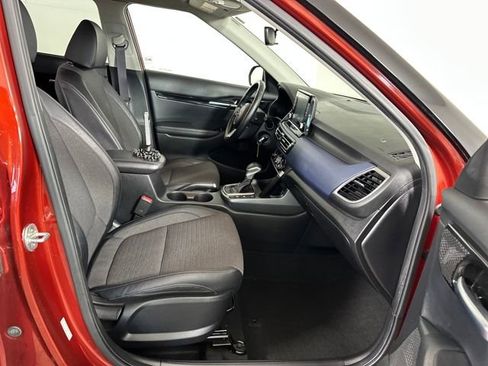 Used 2021 Kia Seltos S image 28