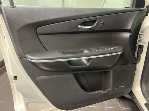 Used 2012 GMC Acadia SLT image 24