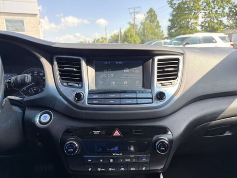 Used 2018 Hyundai Tucson Value AWD/4WD image 31