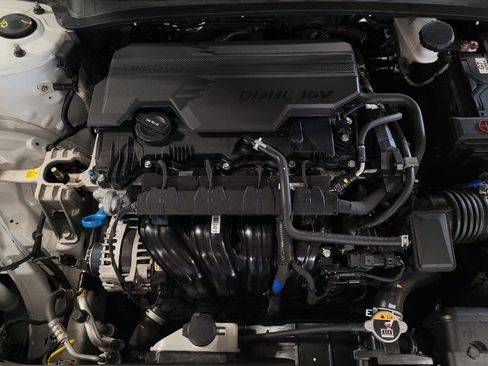 Used 2025 Hyundai Elantra SE FWD image 30