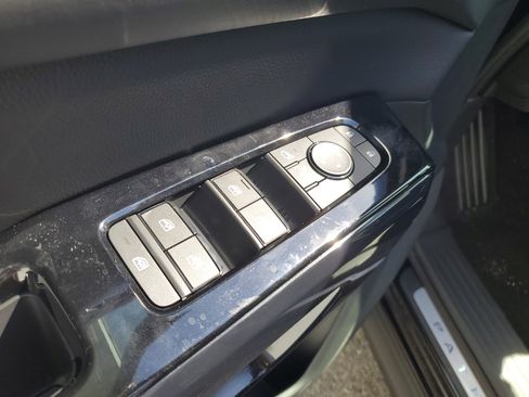 New 2026 Nissan Pathfinder Platinum image 17