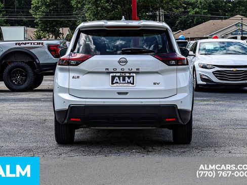 Used 2024 Nissan Rogue SV FWD image 12