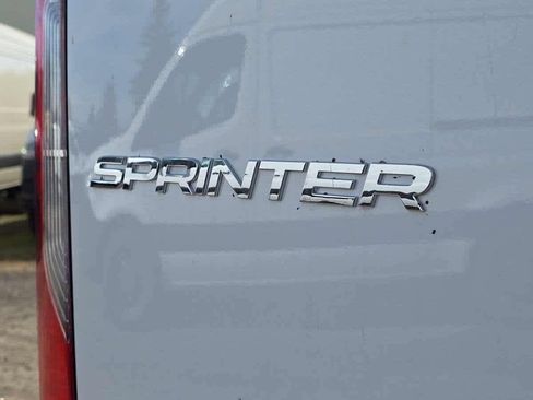 Used 2025 Mercedes-Benz Sprinter 2500 image 18