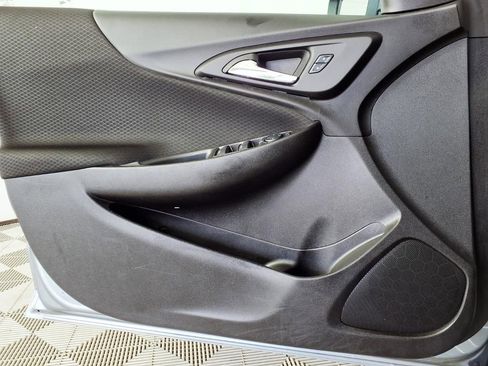 Used 2025 Chevrolet Malibu LS image 8
