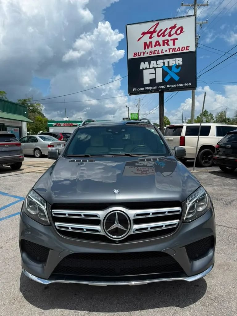 Used 2017 Mercedes-Benz GLS 550 4MATIC image 2