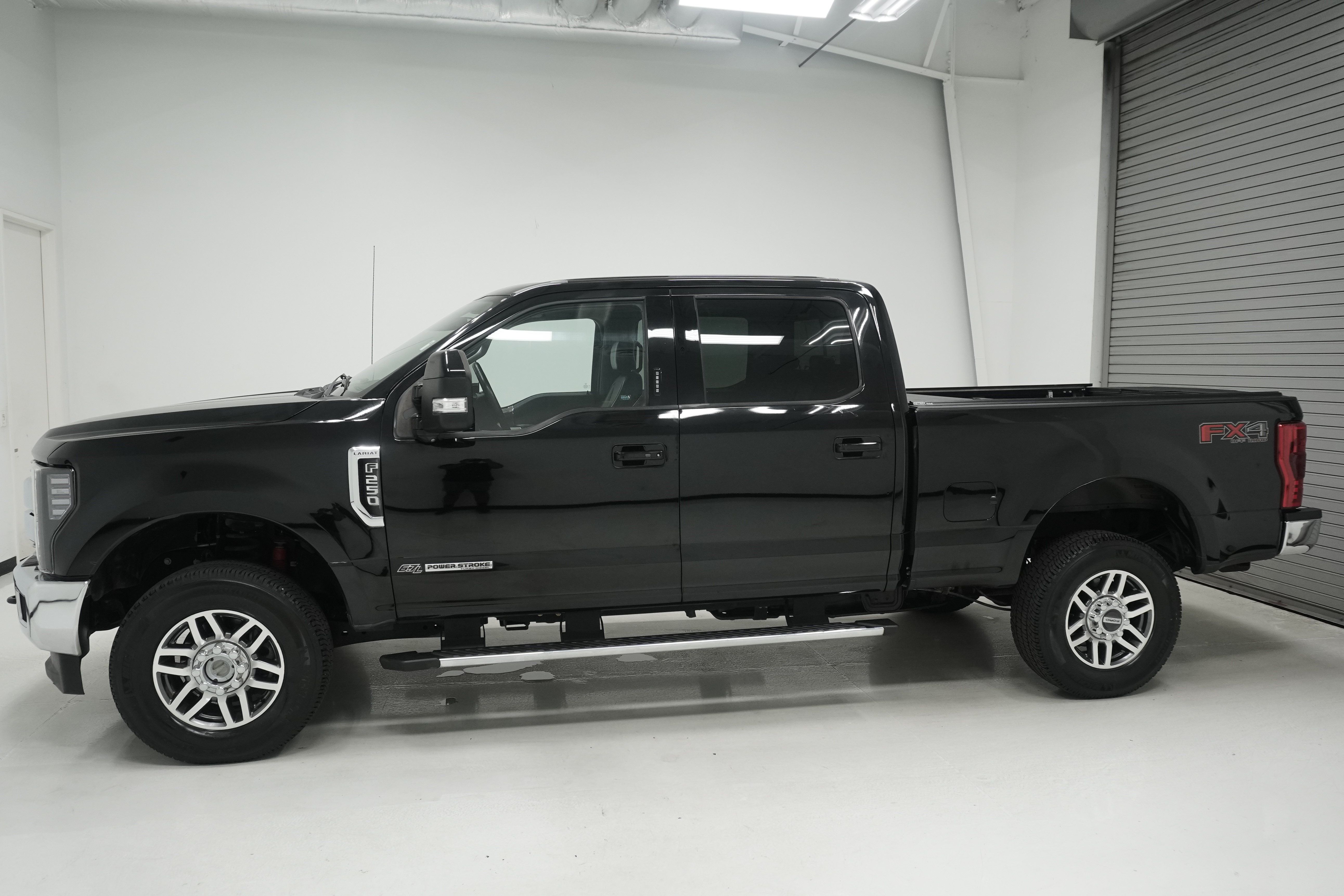 Used 2017 Ford F250 Lariat w/ Lariat Ultimate Package AWD/4WD image 5