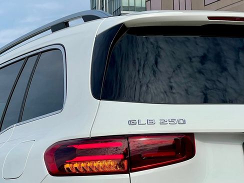 Certified 2026 Mercedes-Benz GLB 250 4MATIC image 10
