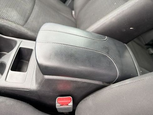 Used 2021 Nissan Rogue Sport S image 23