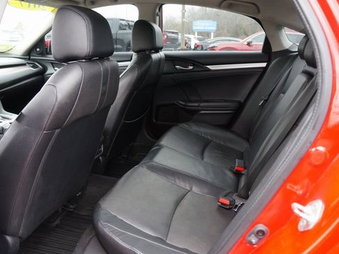 Used 2017 Honda Civic Touring image 10