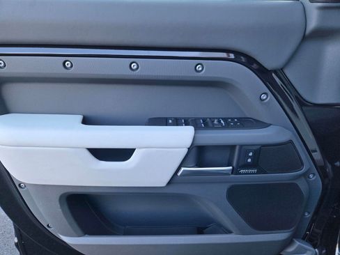 New 2026 Land Rover Defender 110 X-Dynamic SE AWD/4WD image 10