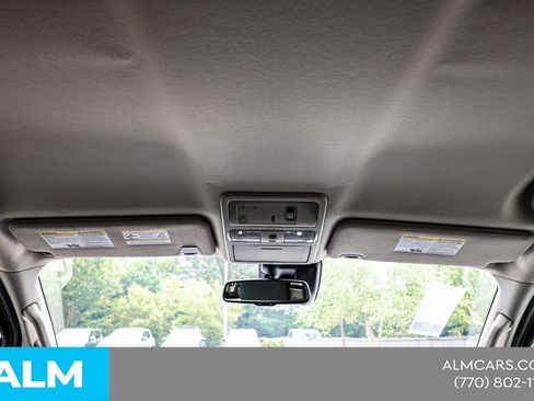 Used 2024 Nissan Titan SV w/ SV Convenience Package RWD image 49